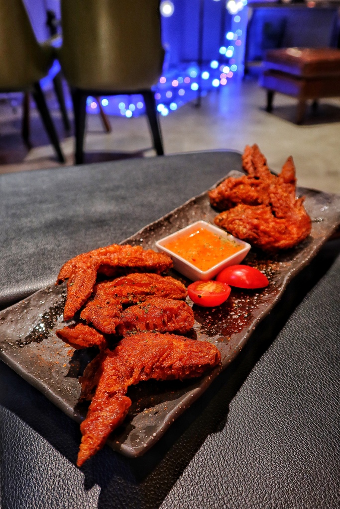 【信義區餐酒館】Meecha Meecha，質感水煙餐廳，必吃招牌醬料串燒，享受微醺週末夜! @混血珊莎的奇幻旅程