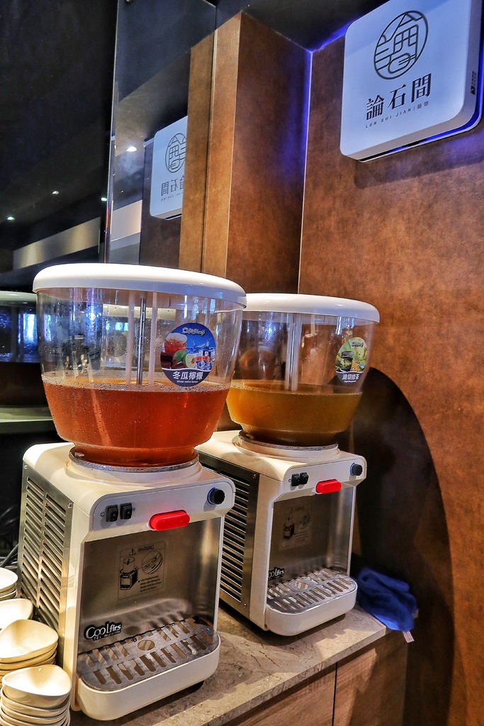 【台中鍋物】論石間鍋物 台中國美店│任選數十種美味湯底│海鮮拚盤10種海鮮超澎派│只要290元起小農蔬菜鍋料無限吃 @混血珊莎的奇幻旅程