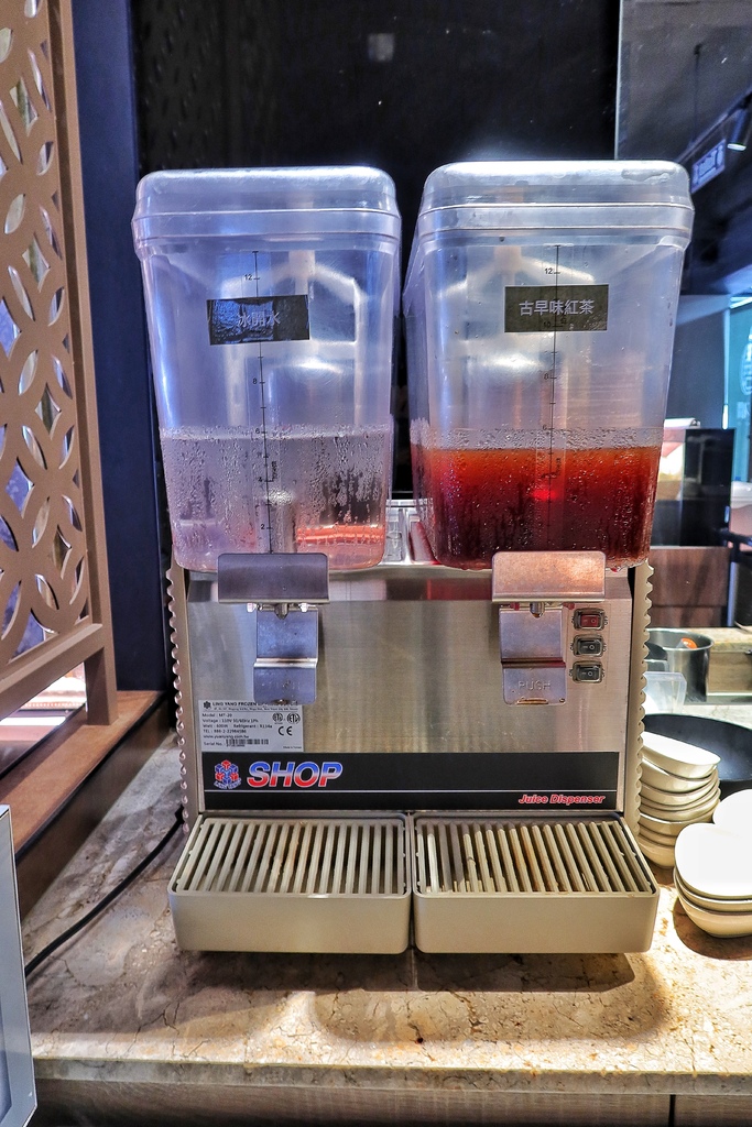 【台中鍋物】論石間鍋物 台中國美店│任選數十種美味湯底│海鮮拚盤10種海鮮超澎派│只要290元起小農蔬菜鍋料無限吃 @混血珊莎的奇幻旅程