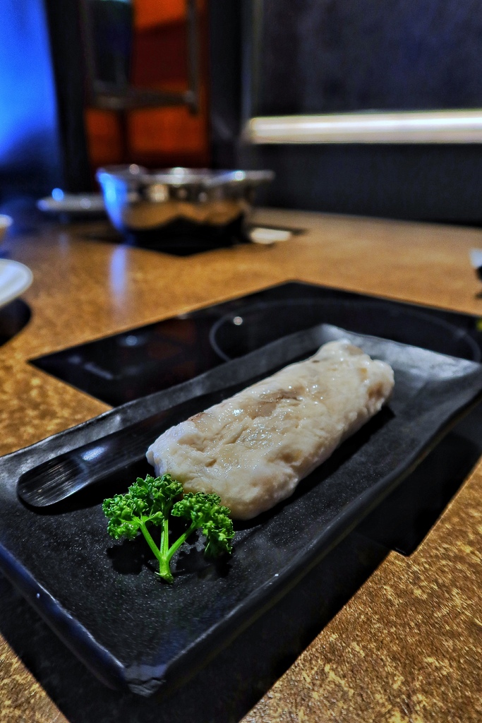 【台中鍋物】論石間鍋物 台中國美店│任選數十種美味湯底│海鮮拚盤10種海鮮超澎派│只要290元起小農蔬菜鍋料無限吃 @混血珊莎的奇幻旅程