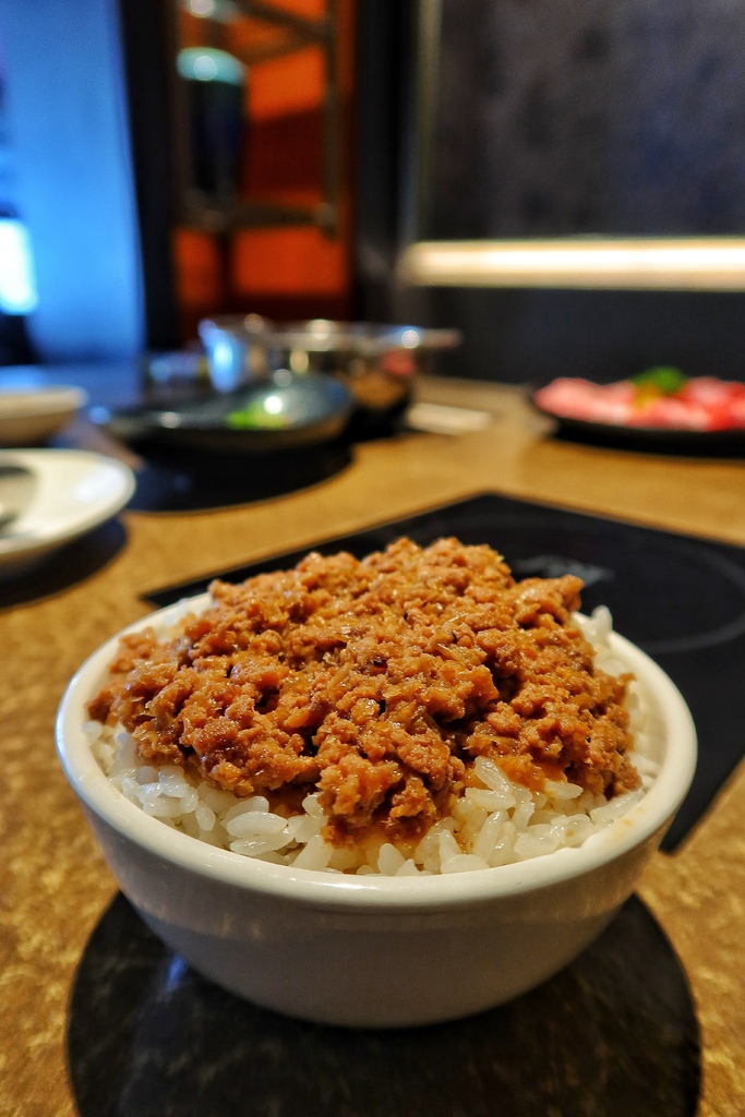 【台中鍋物】論石間鍋物 台中國美店│任選數十種美味湯底│海鮮拚盤10種海鮮超澎派│只要290元起小農蔬菜鍋料無限吃 @混血珊莎的奇幻旅程
