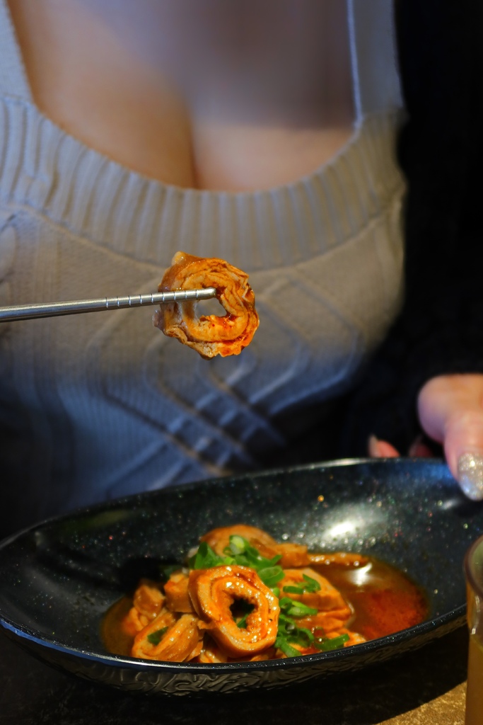 【台中鍋物】論石間鍋物 台中國美店│任選數十種美味湯底│海鮮拚盤10種海鮮超澎派│只要290元起小農蔬菜鍋料無限吃 @混血珊莎的奇幻旅程