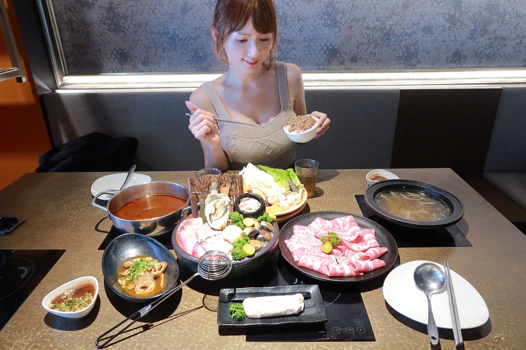【台中鍋物】論石間鍋物 台中國美店│任選數十種美味湯底│海鮮拚盤10種海鮮超澎派│只要290元起小農蔬菜鍋料無限吃 @混血珊莎的奇幻旅程
