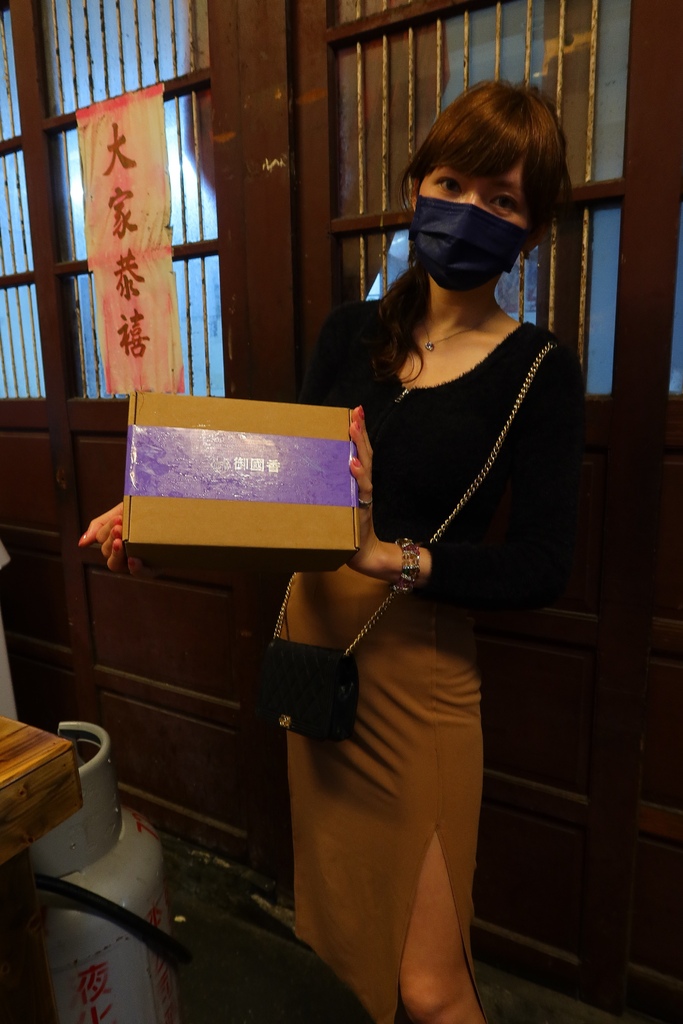 【彰化臭豆腐】御國香 麻辣臭豆腐，超人氣排隊美食，會噴汁的麻辣鴨血臭豆腐，必吃超澎湃海龍王麻辣鍋! @混血珊莎的奇幻旅程