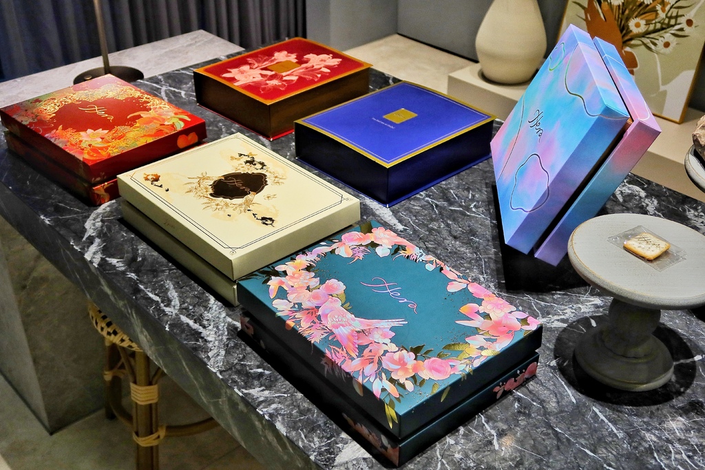 【台中手工喜餅】Hera赫拉頂級喜餅│台中七期質感婚禮喜餅推薦│獨特口味令人難忘│讓人一見鍾情的喜餅 @混血珊莎的奇幻旅程