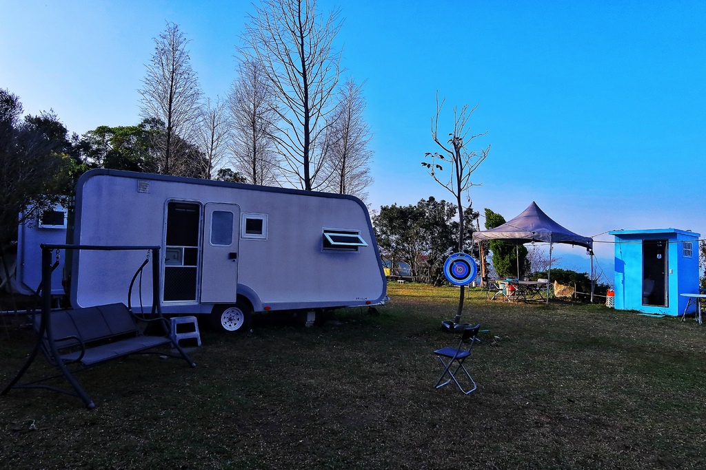 【苗栗露營車】山美學，大湖懶人露營，烤肉BBQ晚餐，遠離塵囂的絕美山景! @混血珊莎的奇幻旅程