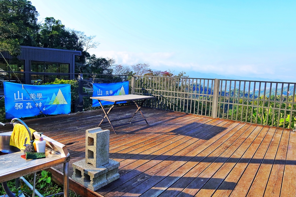 【苗栗露營車】山美學，大湖懶人露營，烤肉BBQ晚餐，遠離塵囂的絕美山景! @混血珊莎的奇幻旅程