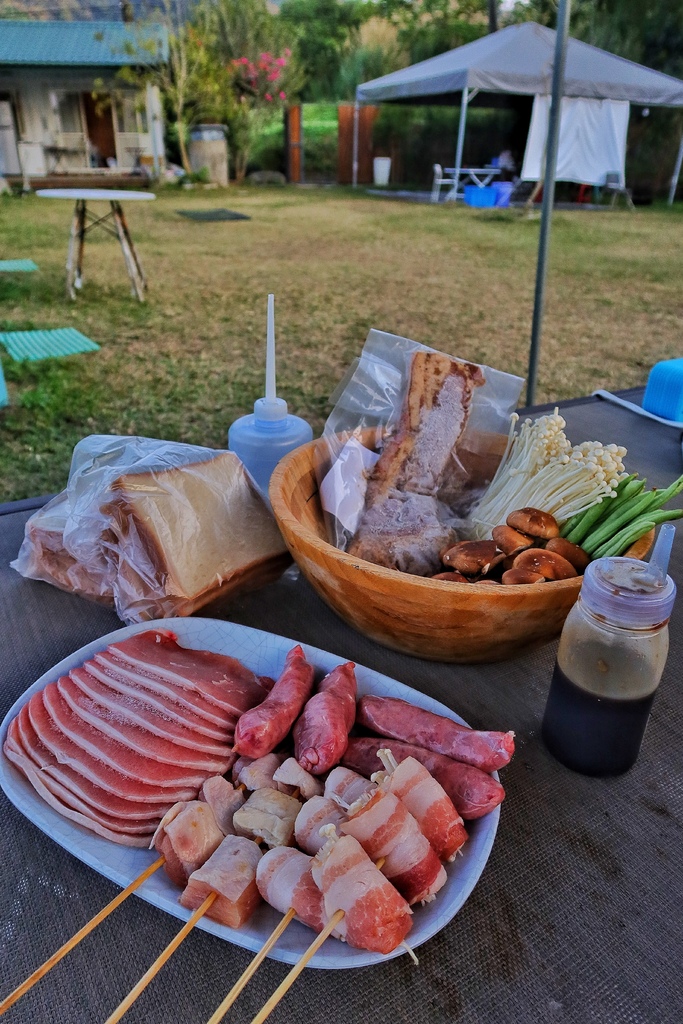 【苗栗露營車】山美學，大湖懶人露營，烤肉BBQ晚餐，遠離塵囂的絕美山景! @混血珊莎的奇幻旅程