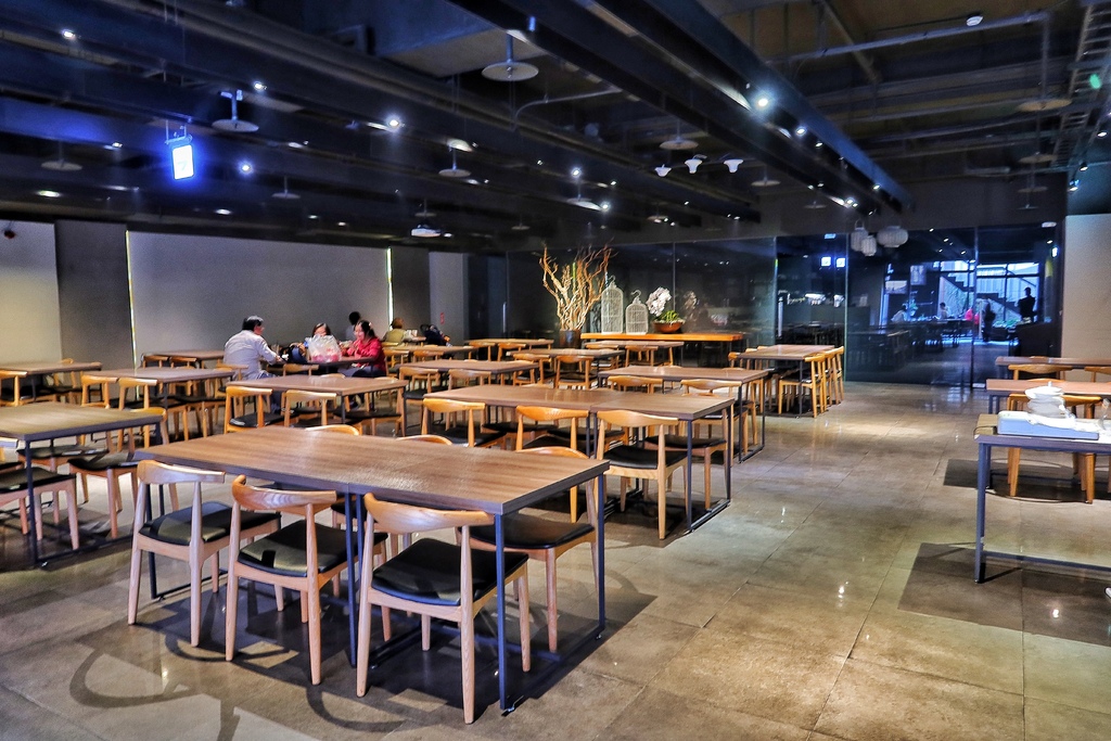 【嘉義西區住宿】嘉義觀止飯店，黑色系裝潢沉穩優雅，市區質感住宿推薦! @混血珊莎的奇幻旅程