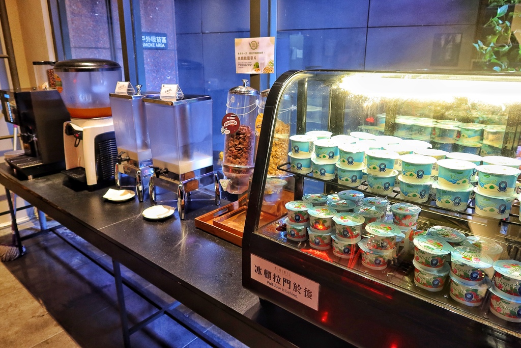 【嘉義西區住宿】嘉義觀止飯店，黑色系裝潢沉穩優雅，市區質感住宿推薦! @混血珊莎的奇幻旅程