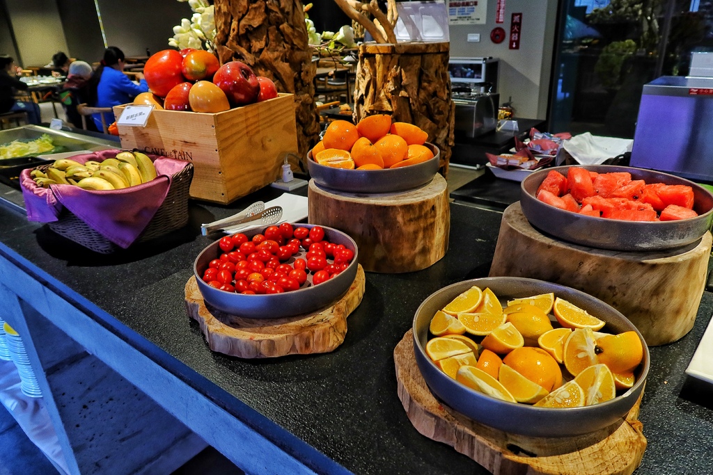 【嘉義西區住宿】嘉義觀止飯店，黑色系裝潢沉穩優雅，市區質感住宿推薦! @混血珊莎的奇幻旅程