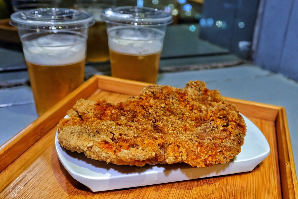 【台中雞排】熊掌香雞排，比臉大雞排酥脆多汁，必吃台式復古鹹酥雞，自製醃料雞排健康又美味! @混血珊莎的奇幻旅程
