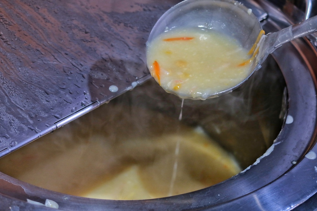 【新竹東區美食】厚作本舖，還有自助吧麻辣燙、爆米花、飲料通通吃到飽! @混血珊莎的奇幻旅程