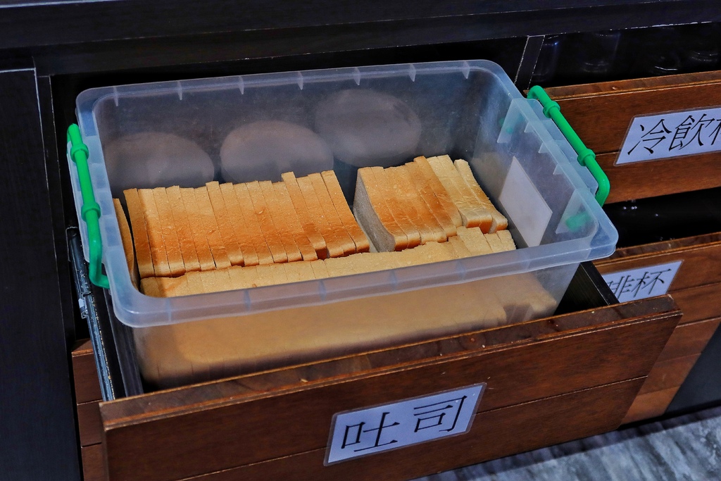 【新竹東區美食】厚作本舖，還有自助吧麻辣燙、爆米花、飲料通通吃到飽! @混血珊莎的奇幻旅程