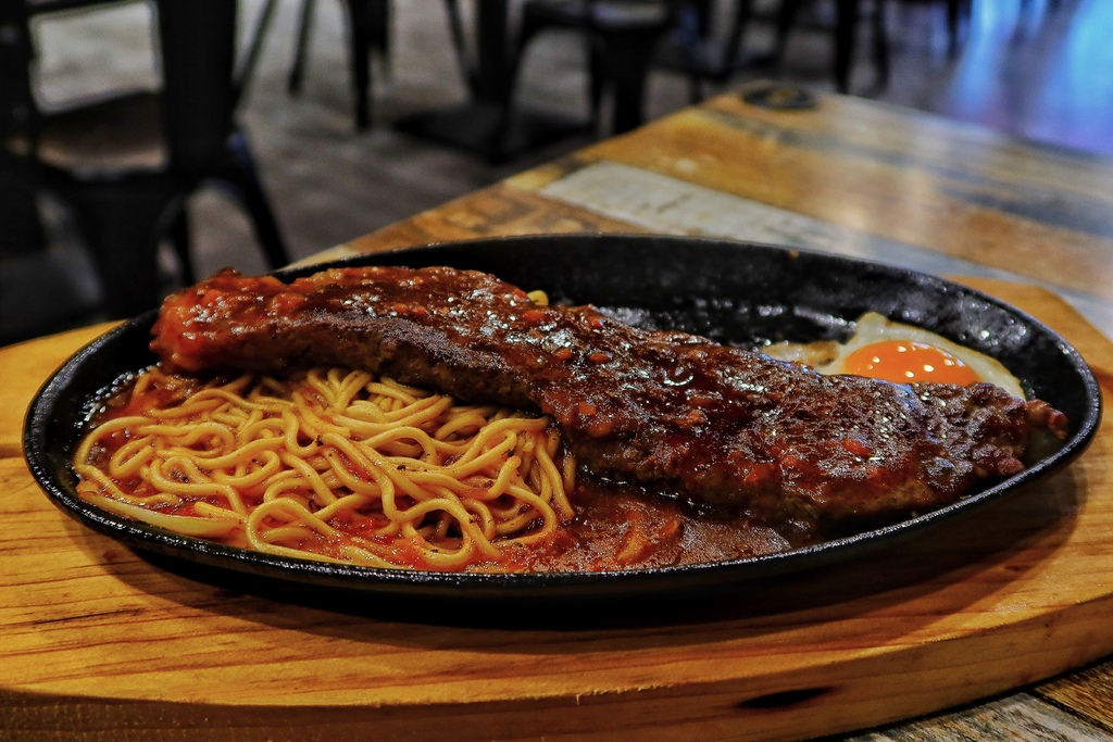 【新竹東區美食】厚作本舖，還有自助吧麻辣燙、爆米花、飲料通通吃到飽! @混血珊莎的奇幻旅程