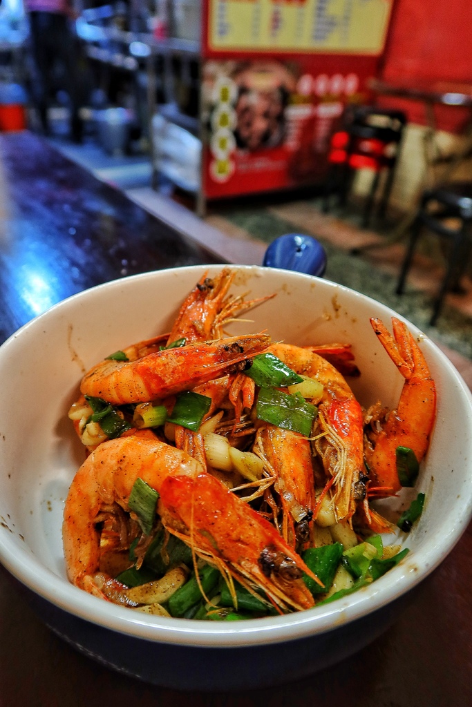 【新竹熱炒】皇品食補岡山羊肉快炒店，來自岡山的羊肉名店，必吃平價美味薑母鴨! @混血珊莎的奇幻旅程