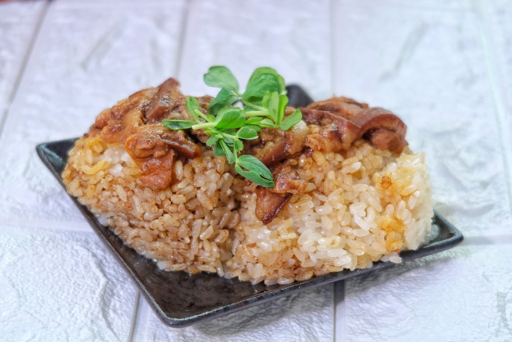 【宅配美食】台中清水知名小吃-王塔米糕店│筒享禮盒在家也能享受清水美食│年節送禮好選擇│防疫美食推薦 @混血珊莎的奇幻旅程
