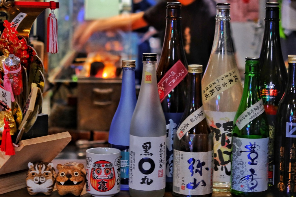 【三重居酒屋】老味噌居酒屋 三重店，日式風格居酒屋，必吃招牌炭火串燒! @混血珊莎的奇幻旅程