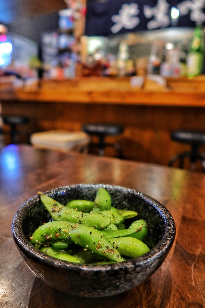 【三重居酒屋】老味噌居酒屋 三重店，日式風格居酒屋，必吃招牌炭火串燒! @混血珊莎的奇幻旅程