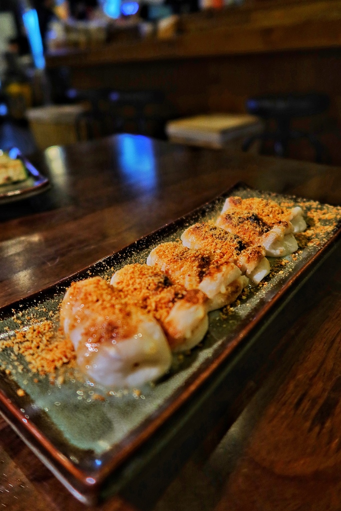 【三重居酒屋】老味噌居酒屋 三重店，日式風格居酒屋，必吃招牌炭火串燒! @混血珊莎的奇幻旅程