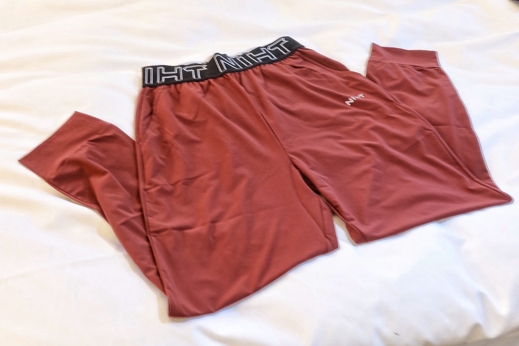 【運動服穿搭開箱】NIHT運動服│獨家研發蜜桃柔運動彈性布│舒適親膚/防曬/吸濕排汗│穿出運動時尚感 @混血珊莎的奇幻旅程