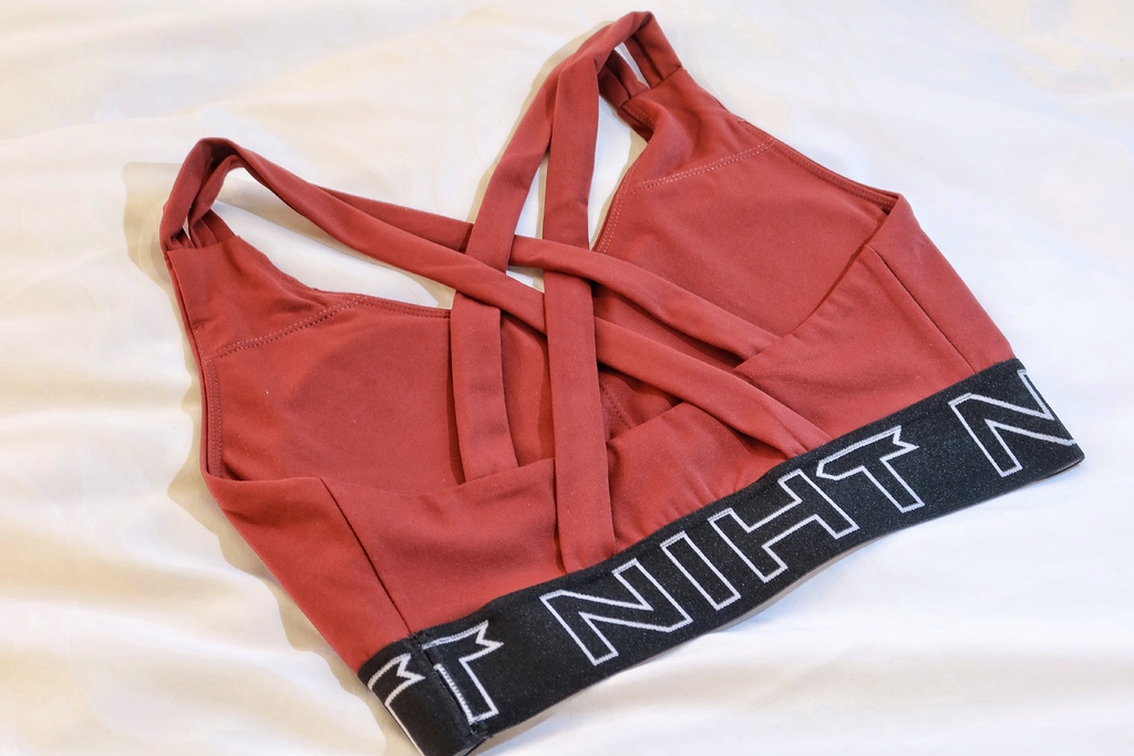 【運動服穿搭開箱】NIHT運動服│獨家研發蜜桃柔運動彈性布│舒適親膚/防曬/吸濕排汗│穿出運動時尚感 @混血珊莎的奇幻旅程