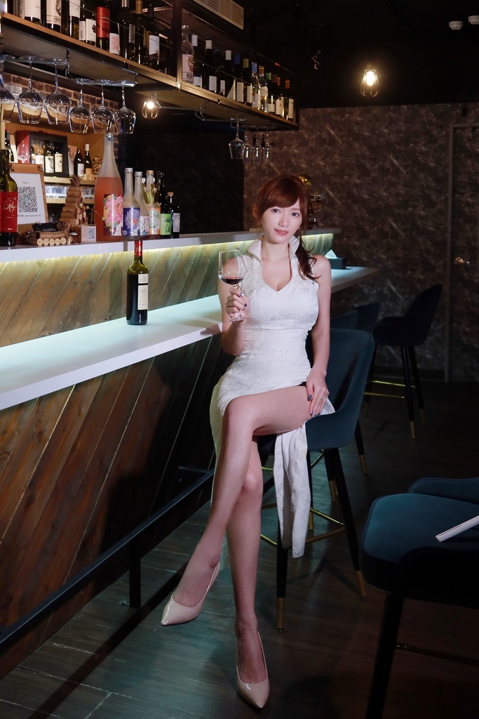 【中山酒吧推薦】From A，八條通特色餐酒館，復古華麗氛圍感十足! @混血珊莎的奇幻旅程