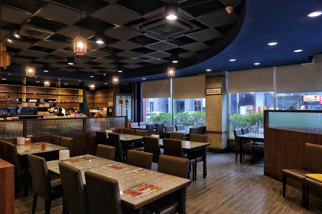 【台中韓式料理】奇加化韓國料理，南屯老字號台中韓式餐廳，多種小菜吃到飽! @混血珊莎的奇幻旅程
