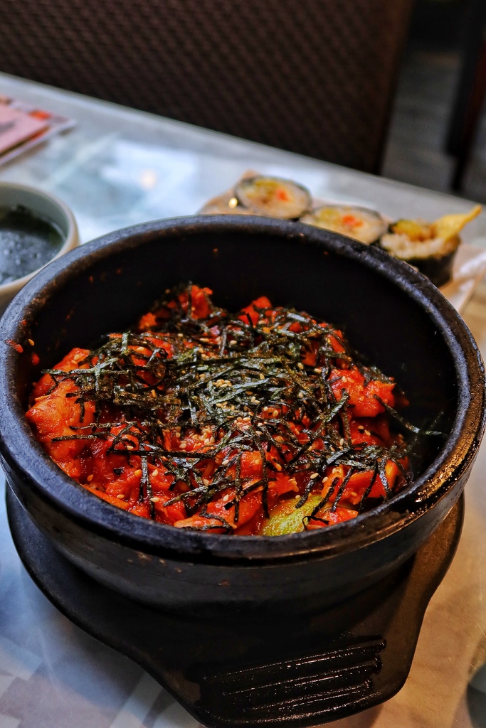 【台中韓式料理】奇加化韓國料理，南屯老字號台中韓式餐廳，多種小菜吃到飽! @混血珊莎的奇幻旅程