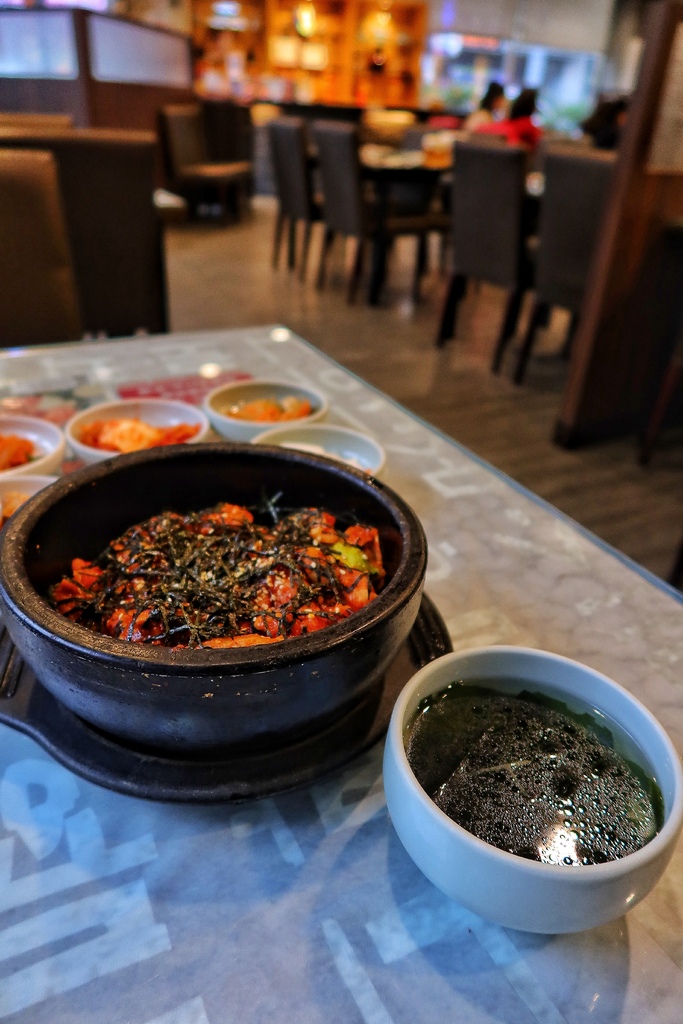 【台中韓式料理】奇加化韓國料理，南屯老字號台中韓式餐廳，多種小菜吃到飽! @混血珊莎的奇幻旅程