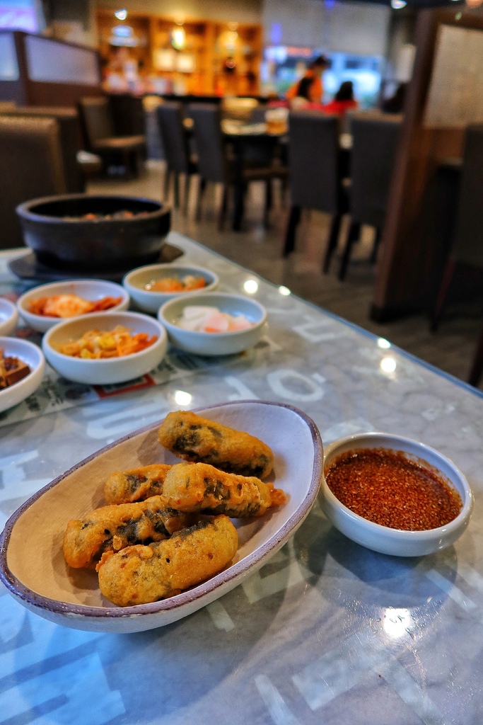 【台中韓式料理】奇加化韓國料理，南屯老字號台中韓式餐廳，多種小菜吃到飽! @混血珊莎的奇幻旅程