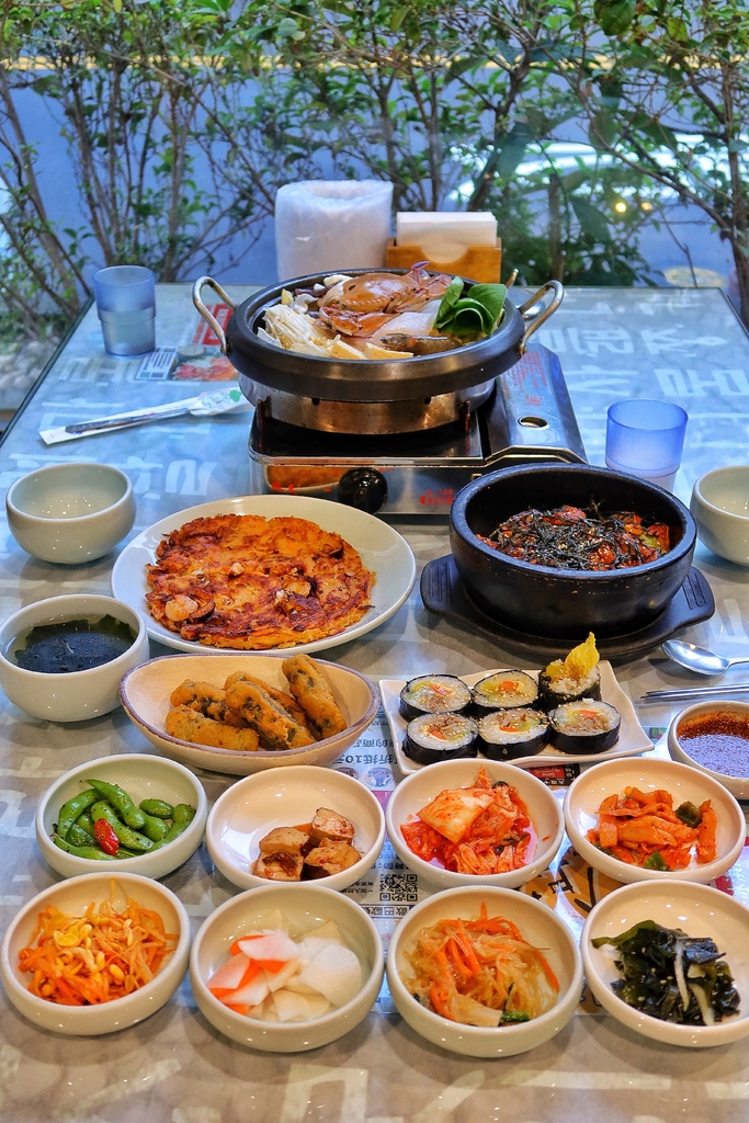 【台中韓式料理】奇加化韓國料理，南屯老字號台中韓式餐廳，多種小菜吃到飽! @混血珊莎的奇幻旅程