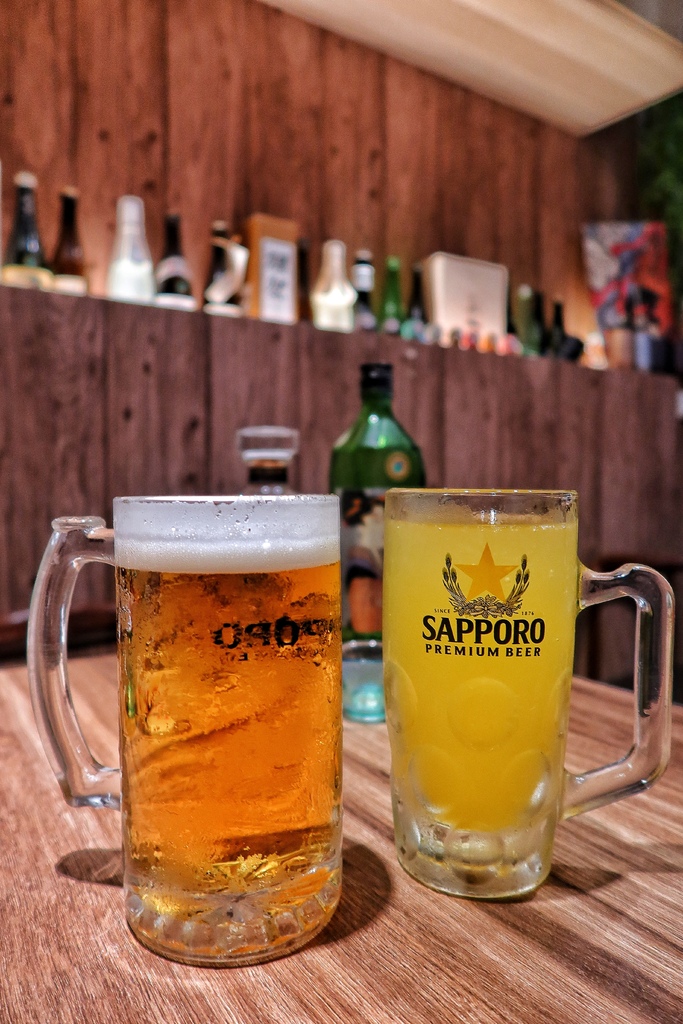 【南京三民美食】饕酒窩居酒屋，比臉大鯖魚一夜干，會牽絲的起司烘蛋太邪惡! @混血珊莎的奇幻旅程