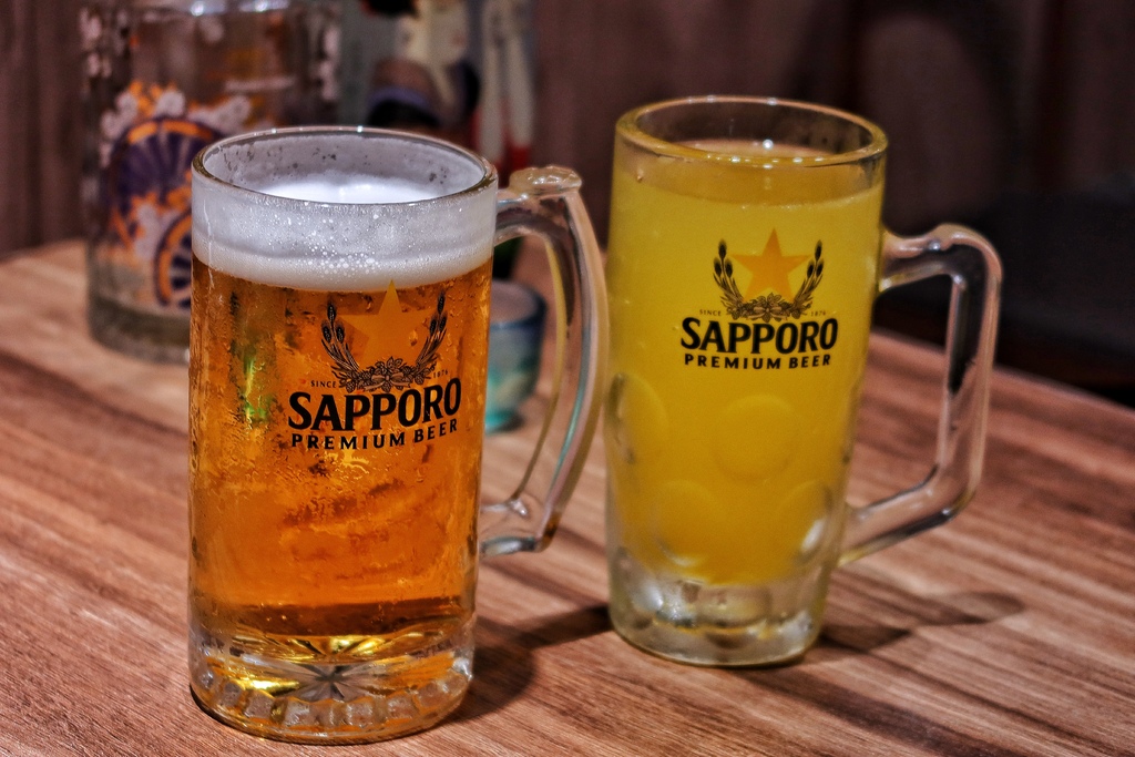 【南京三民美食】饕酒窩居酒屋，比臉大鯖魚一夜干，會牽絲的起司烘蛋太邪惡! @混血珊莎的奇幻旅程