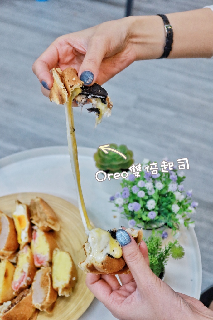 【台中紅豆餅】荳荳莎莎紅豆餅，超人氣脆皮創意口味，料多牽絲超誘人! @混血珊莎的奇幻旅程