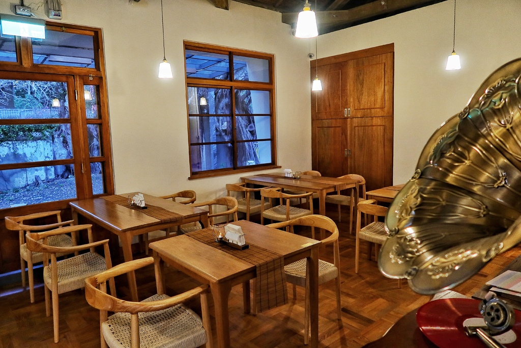 【時光樹影】日式古蹟洋小屋建築，河景第一排! @混血珊莎的奇幻旅程