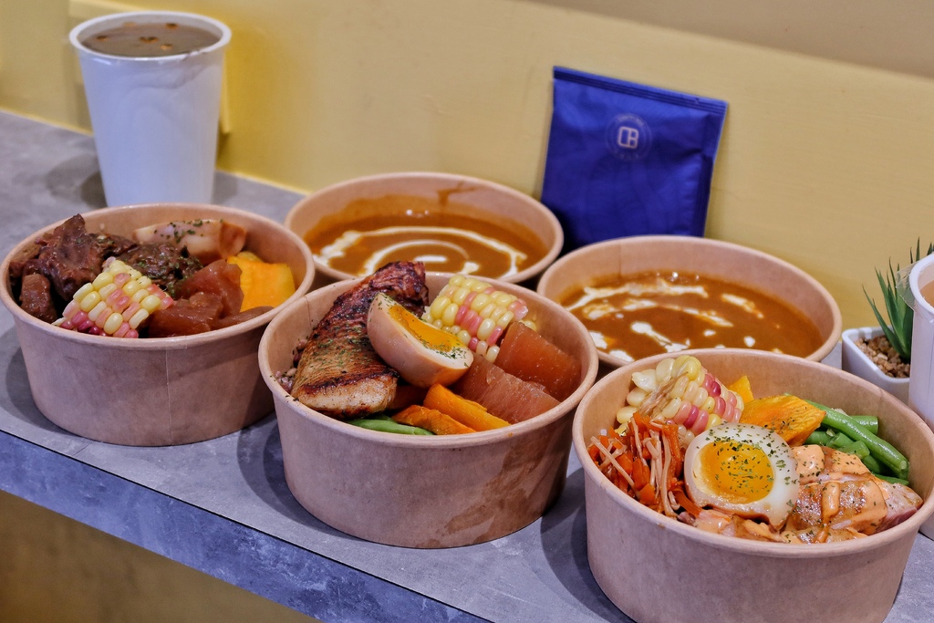 【六張犁美食】咖哩盒食，主打健康餐盒六張犁咖喱，多種口味自由選! @混血珊莎的奇幻旅程