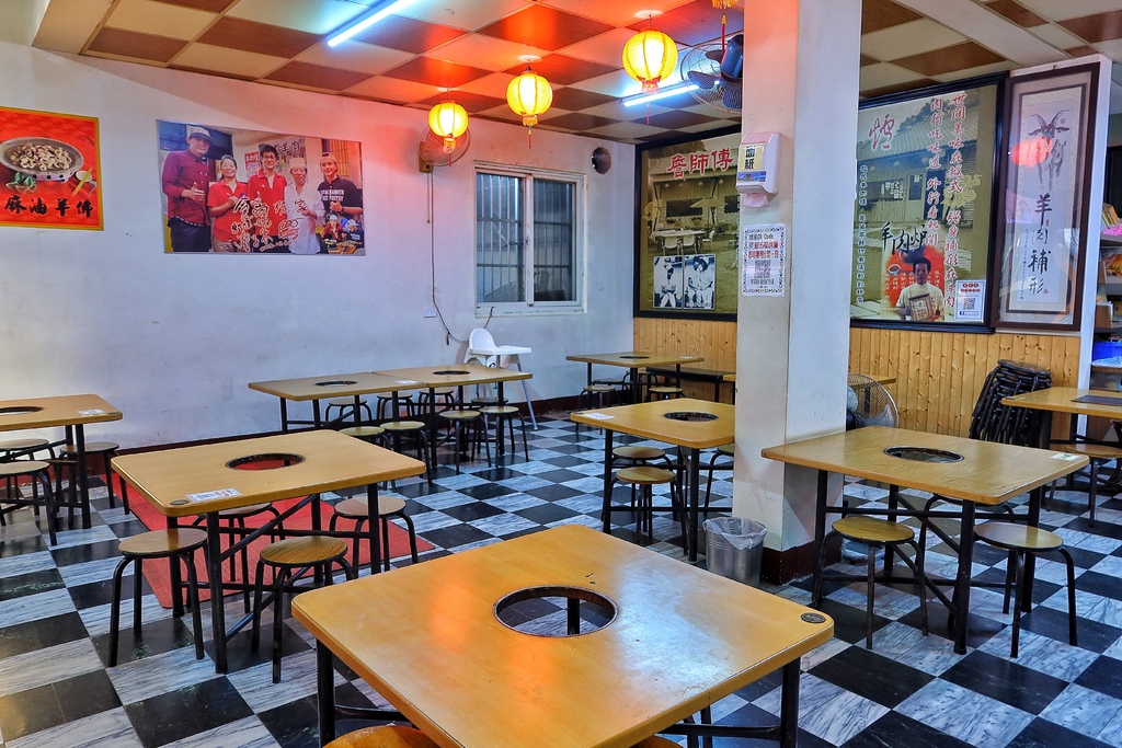 【竹南羊肉爐】詹師傅竹南越式羊肉爐，在地30年創始老店，必吃招牌炭燒羊肉爐! @混血珊莎的奇幻旅程