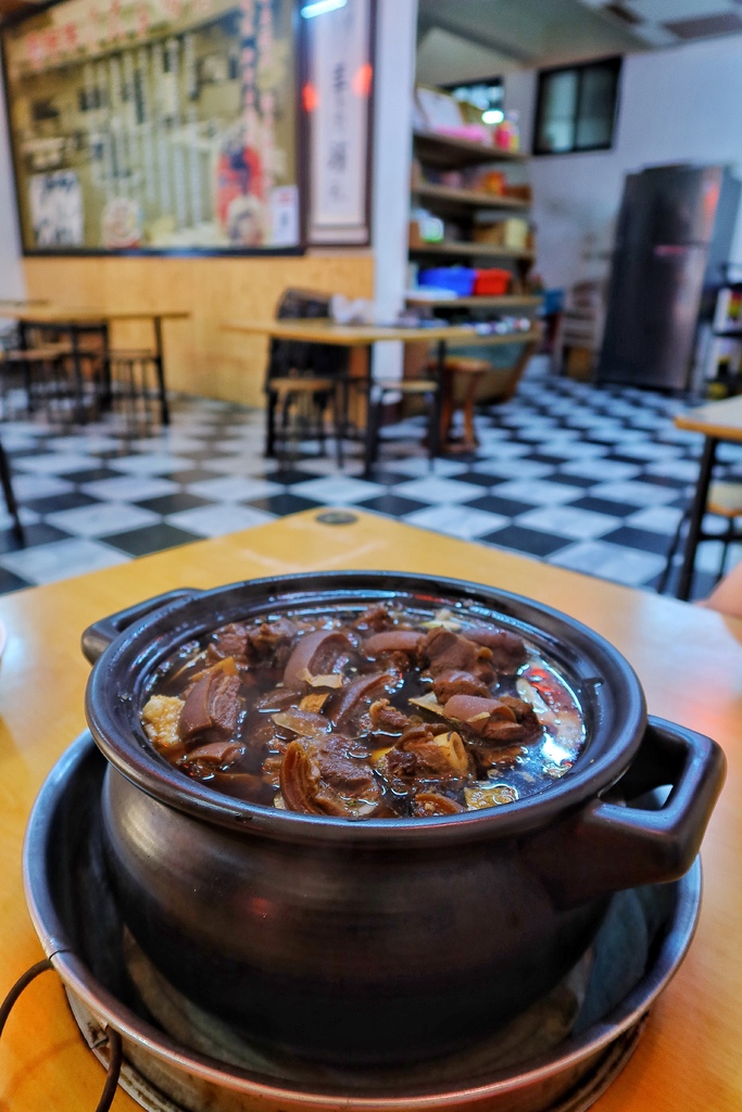 【竹南羊肉爐】詹師傅竹南越式羊肉爐，在地30年創始老店，必吃招牌炭燒羊肉爐! @混血珊莎的奇幻旅程