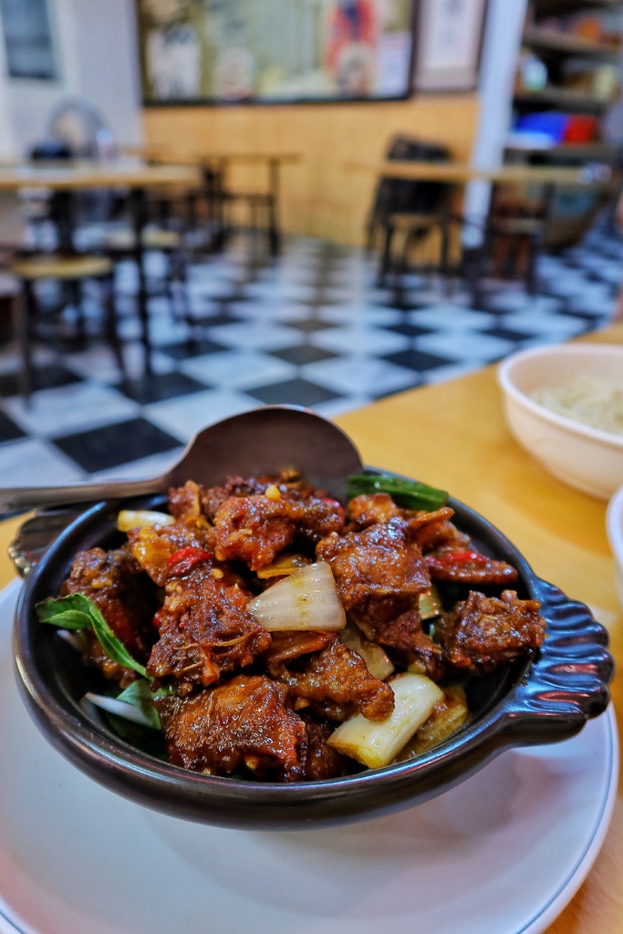【竹南羊肉爐】詹師傅竹南越式羊肉爐，在地30年創始老店，必吃招牌炭燒羊肉爐! @混血珊莎的奇幻旅程