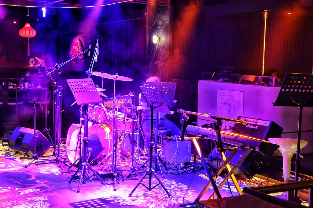 【信義區餐酒館】隱世餐酒館the arcadia，新台式時尚風格餐酒，Live band樂團演出，嗨翻週末夜! @混血珊莎的奇幻旅程