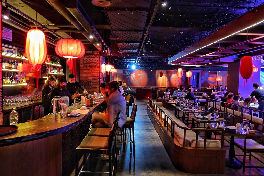 【信義區餐酒館】隱世餐酒館the arcadia，新台式時尚風格餐酒，Live band樂團演出，嗨翻週末夜! @混血珊莎的奇幻旅程