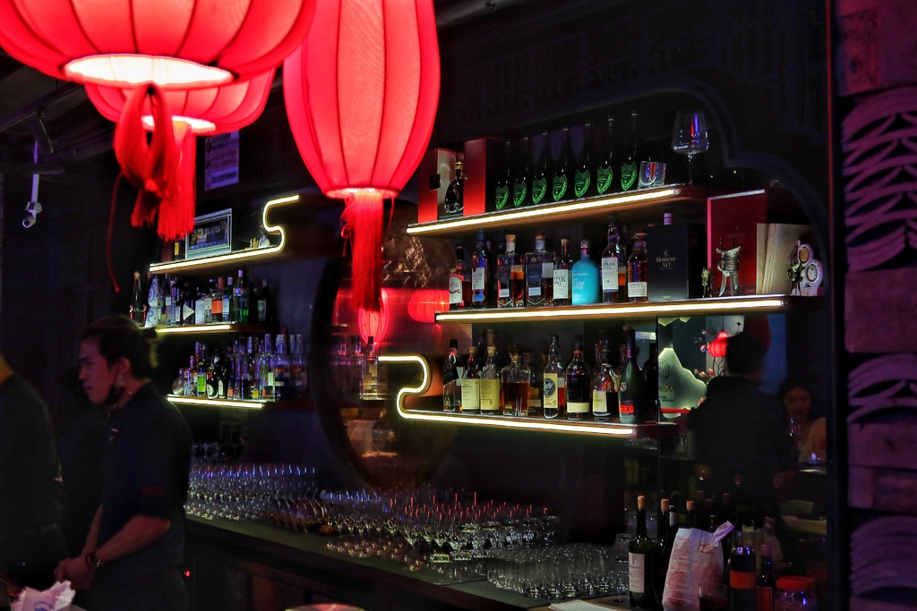 【信義區餐酒館】隱世餐酒館the arcadia，新台式時尚風格餐酒，Live band樂團演出，嗨翻週末夜! @混血珊莎的奇幻旅程