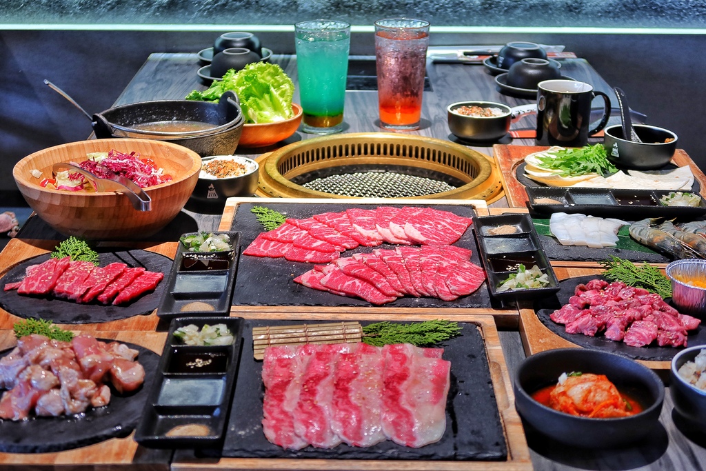 【竹北燒肉】火山岩燒肉竹北旗艦店，主打印地安特色主題，全牛餐份量多又美味! @混血珊莎的奇幻旅程