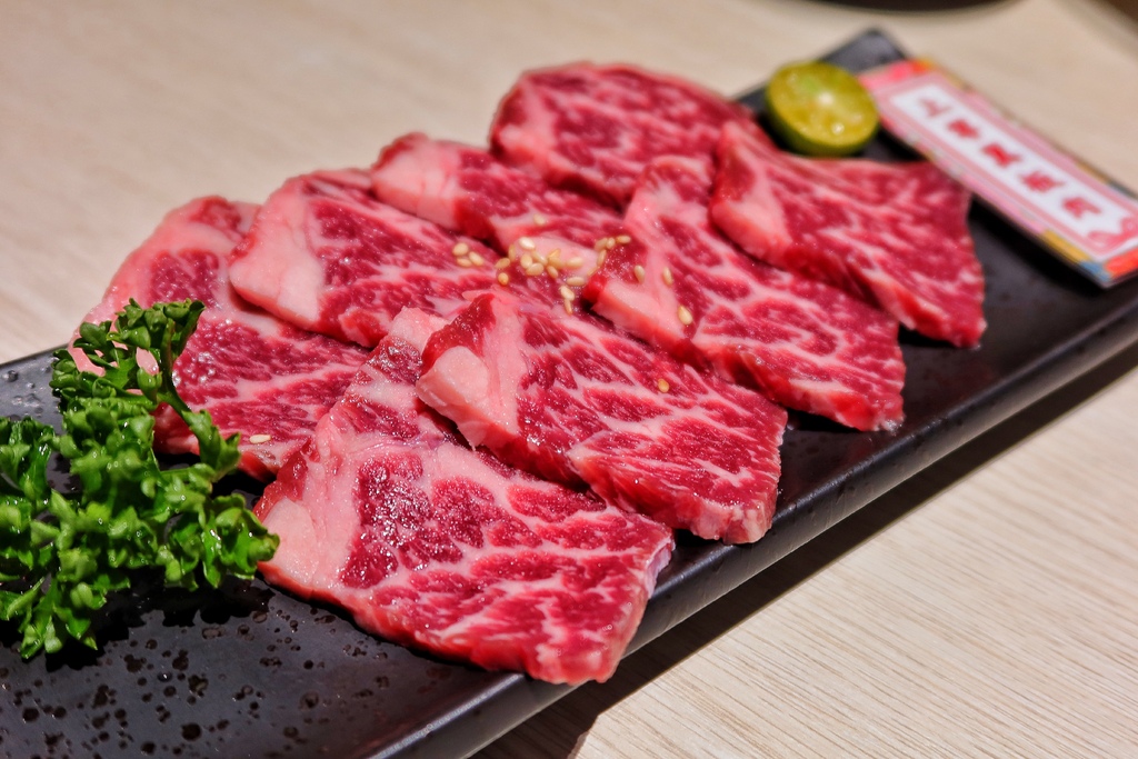 【新店燒肉】牛燒肉Yakiniku，和牛套餐，有多種特色調酒，價格千元有找! @混血珊莎的奇幻旅程