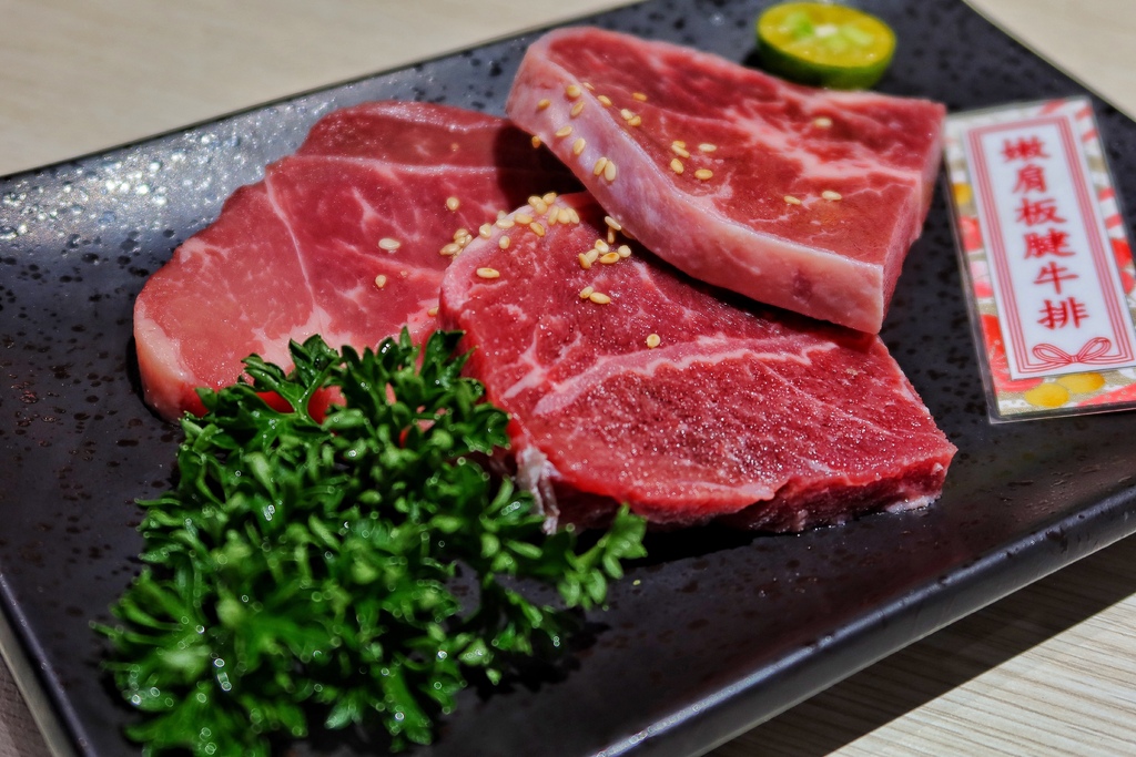 【新店燒肉】牛燒肉Yakiniku，和牛套餐，有多種特色調酒，價格千元有找! @混血珊莎的奇幻旅程