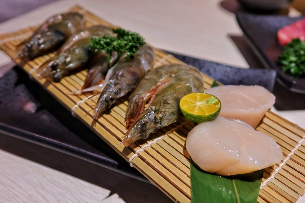 【新店燒肉】牛燒肉Yakiniku，和牛套餐，有多種特色調酒，價格千元有找! @混血珊莎的奇幻旅程