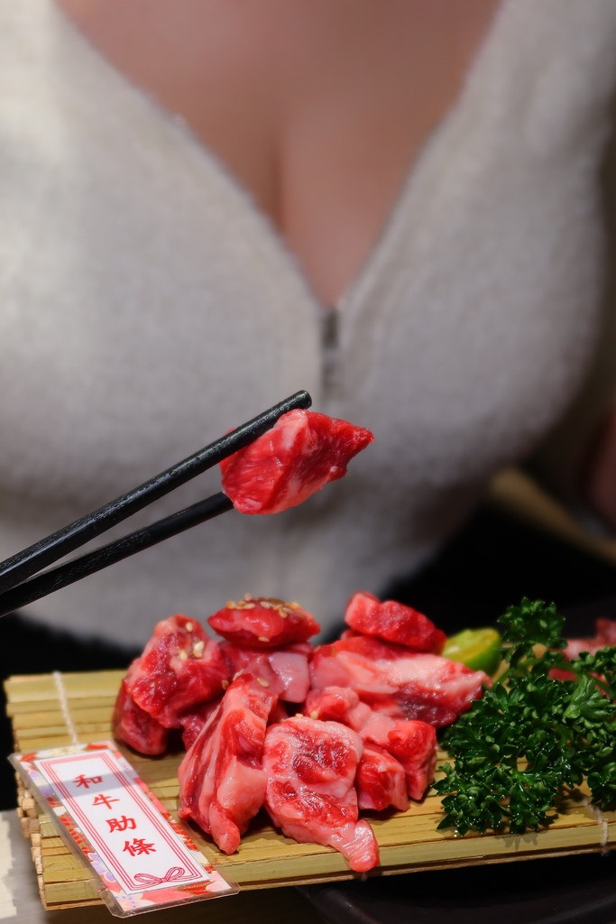 【新店燒肉】牛燒肉Yakiniku，和牛套餐，有多種特色調酒，價格千元有找! @混血珊莎的奇幻旅程