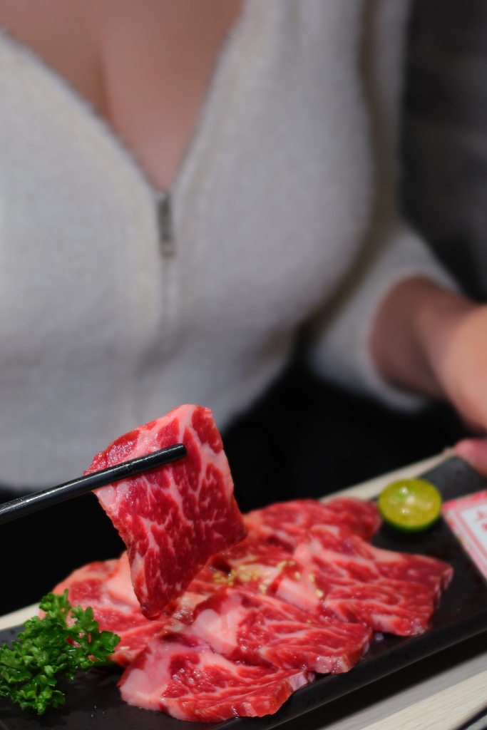 【新店燒肉】牛燒肉Yakiniku，和牛套餐，有多種特色調酒，價格千元有找! @混血珊莎的奇幻旅程