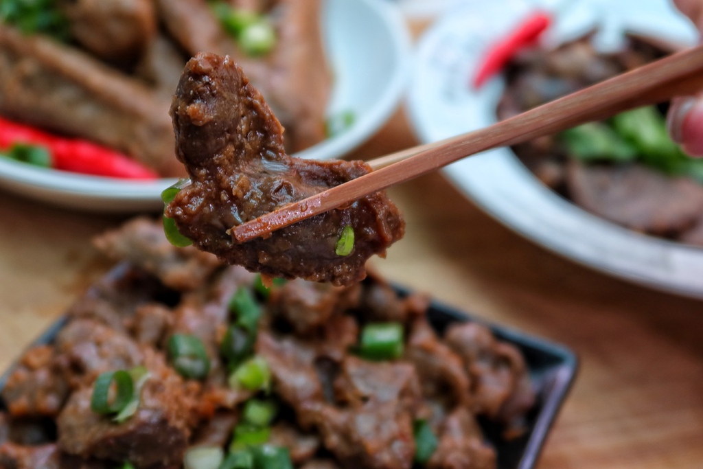 【黑竹園雞爪凍】彰化員林40年滷味老店，來自清朝御膳房御廚祕方 @混血珊莎的奇幻旅程
